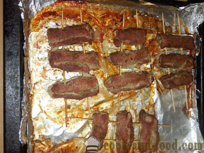 Rodillos de carne rellenos al horno - a cocinar rollitos de carne en pinchos, un paso a paso de la receta fotos