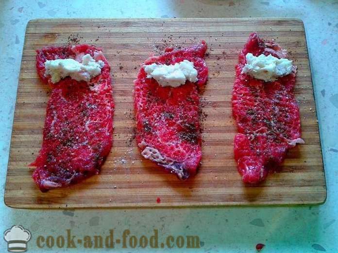 Rodillos de carne en la sartén - cómo cocinar rollitos de carne con relleno, un paso a paso de la receta fotos