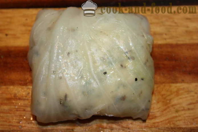 Carne con la col y queso en una sartén - cómo cocinar un filete con repollo, paso a paso las fotos de la receta