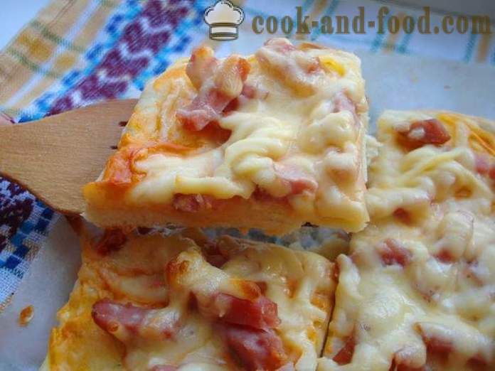 Pizza casera con salchichas y queso en el horno - cómo hacer pizza en casa, paso a paso las fotos de la receta