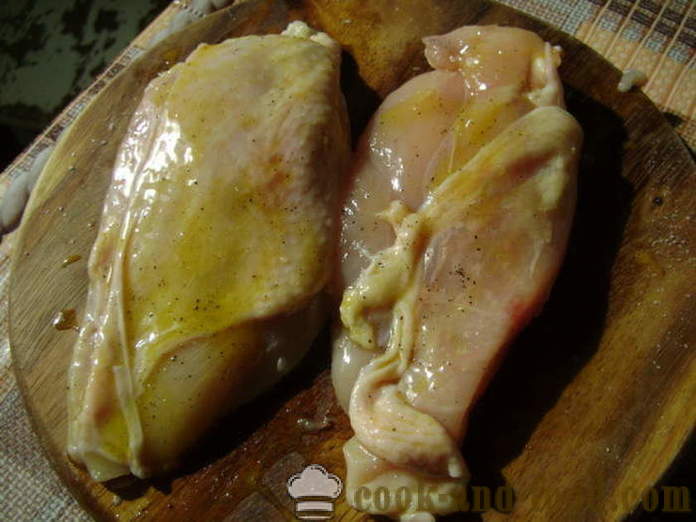 Pechuga de pollo con la capa de tortilla en una sartén - cómo cocinar las pechugas de pollo bajo un abrigo de piel para la cena, con un paso a paso las fotos de la receta