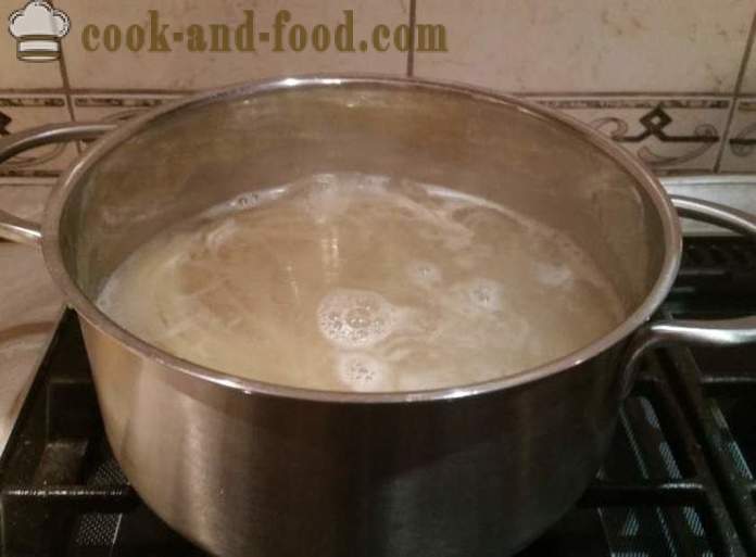 Cómo cocinar espaguetis en la cacerola - un paso a paso de la receta fotos