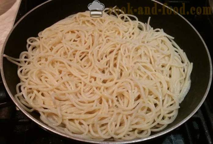 Cómo cocinar espaguetis en la cacerola - un paso a paso de la receta fotos