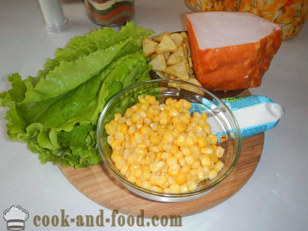 Una deliciosa ensalada con trocitos de pan y maíz - ¿Cómo se prepara una ensalada con trocitos de pan de maíz y de forma rápida, fotos paso a paso de la receta