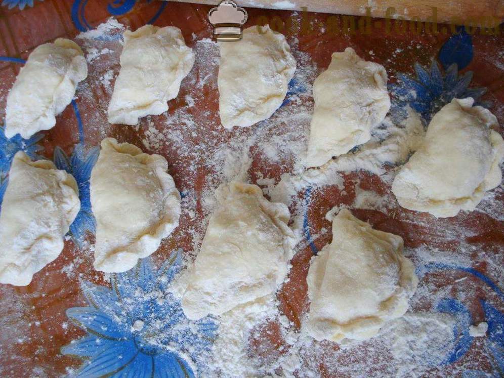 La masa de las bolas de masa con las patatas en el agua - ¿Cómo hacer la masa para las albóndigas y patatas, con un paso a paso las fotos de la receta