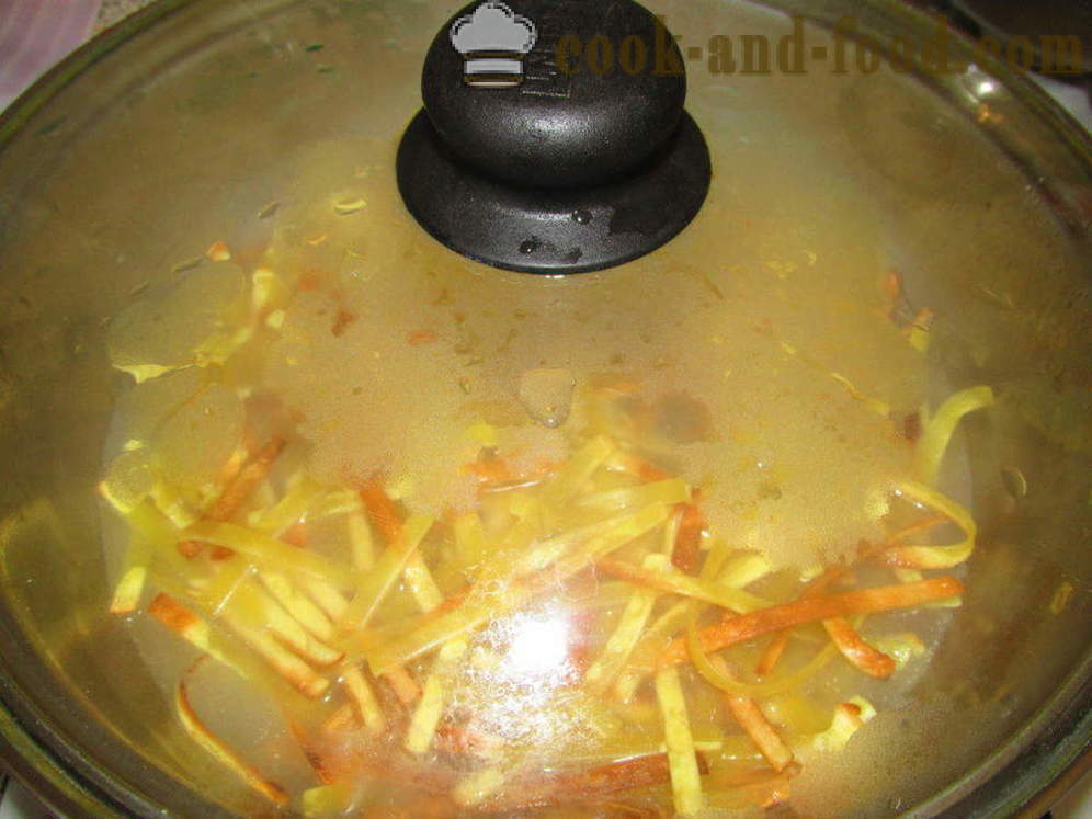Fideos fritos en la sartén - como deliciosa fritura de los fideos en la olla, un paso a paso de la receta fotos