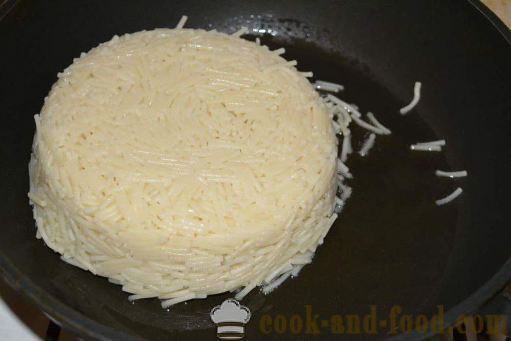 Cómo hervir los fideos para adornar - cómo cocinar la pasta para mantenerla pegada juntos, paso a paso las fotos de la receta