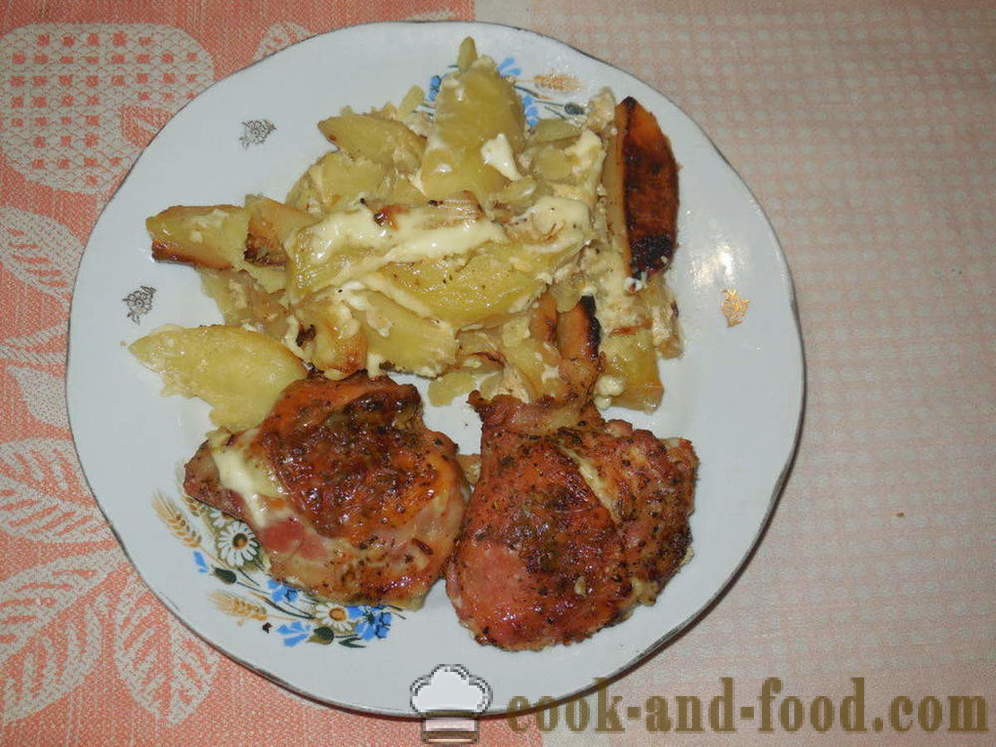 Muslo de pollo con patatas en el horno - cómo cocinar un delicioso muslos de pollo con patatas, un paso a paso de la receta fotos