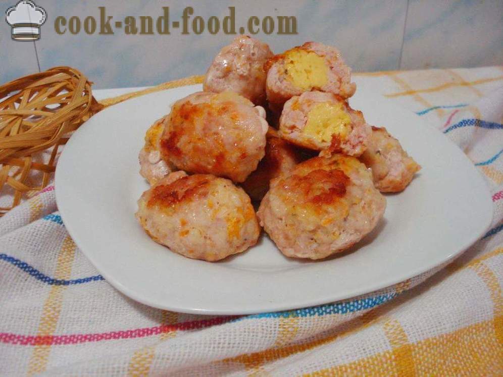 Chuletas de pollo con calabaza y rellenos de queso en multivarka - cómo cocinar chuletas de pollo en multivarka, fotos paso a paso de la receta
