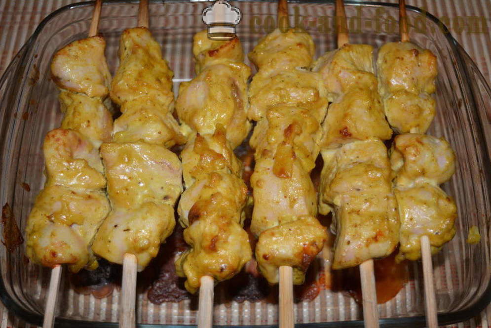 Los más deliciosos pinchos de carne de pollo en el horno en los pinchos - cómo cocinar un kebab de pollo en casa en el horno, con un paso a paso las fotos de la receta