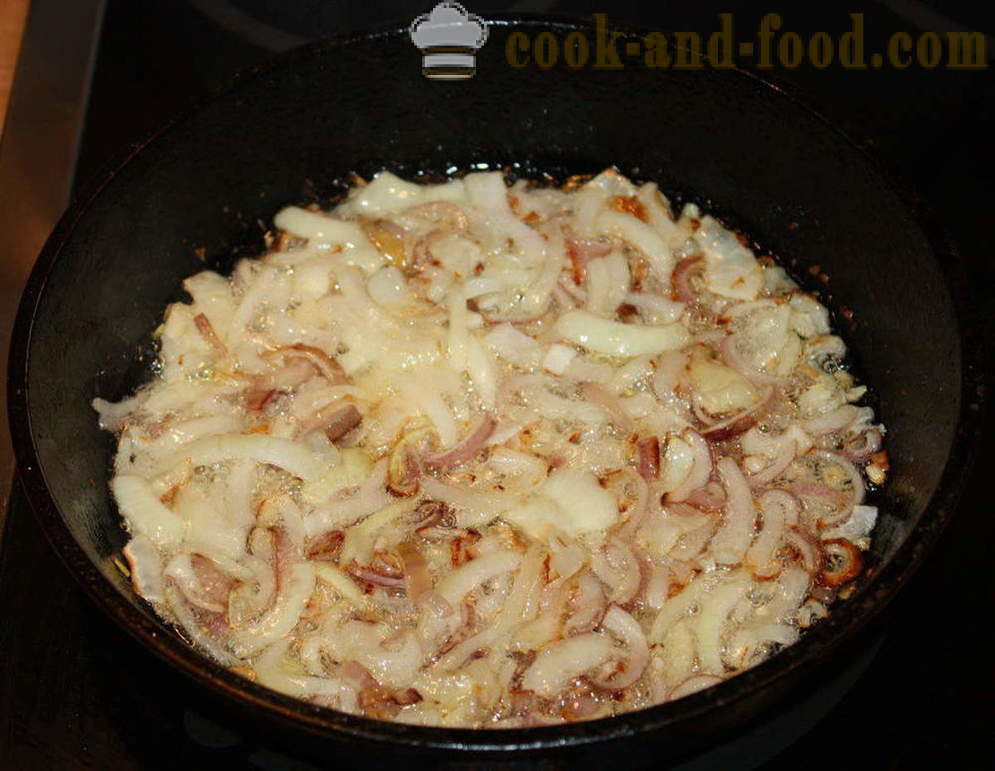 Patatas cocidas al horno con setas en salsa de crema - cómo cocinar las patatas con setas en el horno, con un paso a paso las fotos de la receta