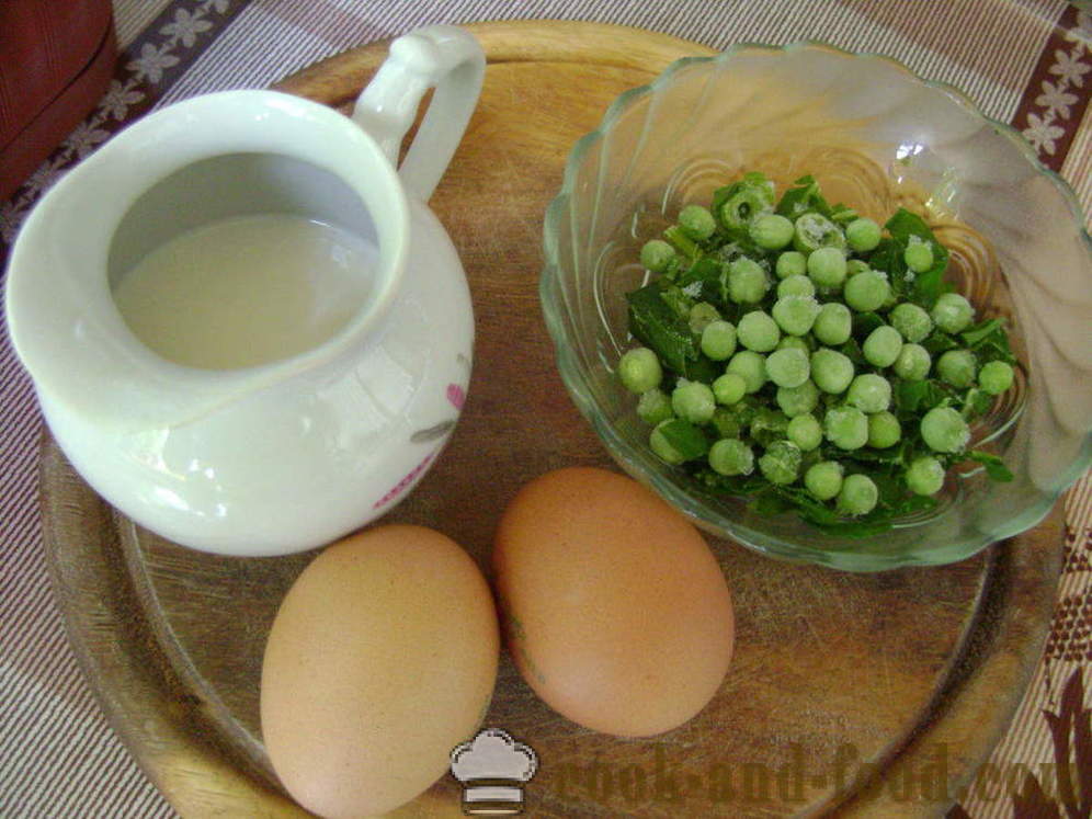Huevos revueltos exuberantes con leche, espinacas y guisantes - Cómo hacer una tortilla esponjosa en una sartén, con un paso a paso las fotos de la receta