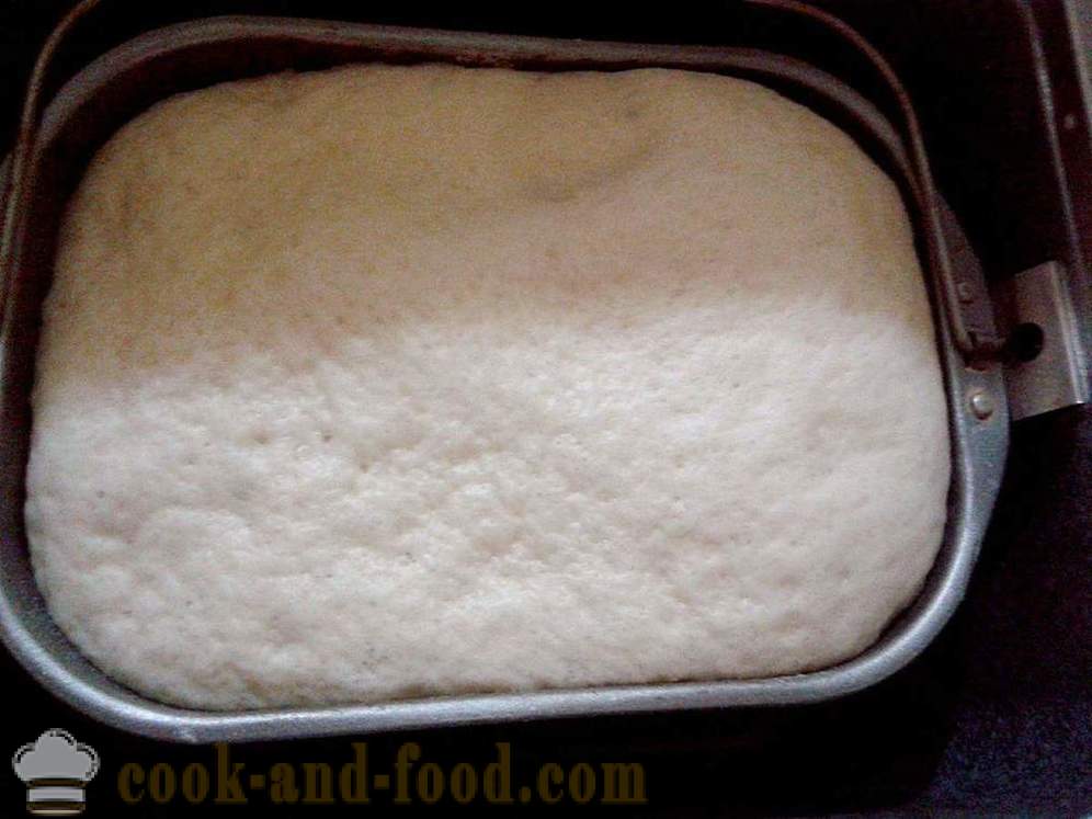 Pasta de levadura en la máquina de pan - cómo preparar masa de levadura en la máquina de pan, receta poshagovіy con una foto