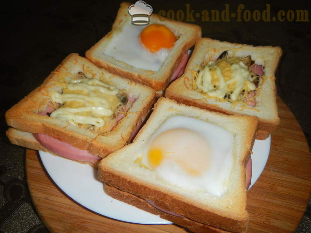 Bocadillos calientes con huevo en el horno - cómo hacer un sándwich caliente con huevos, salchichas y setas, un paso a paso de la receta fotos