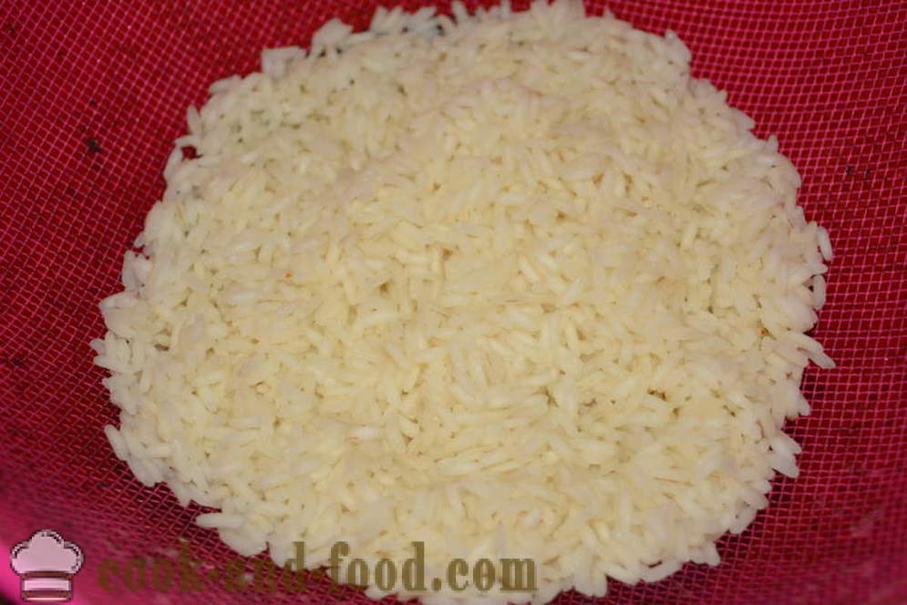 Carne picada erizos sabroso con arroz por un par - la forma de cocinar la carne con los erizos de arroz en multivarka, fotos paso a paso de la receta