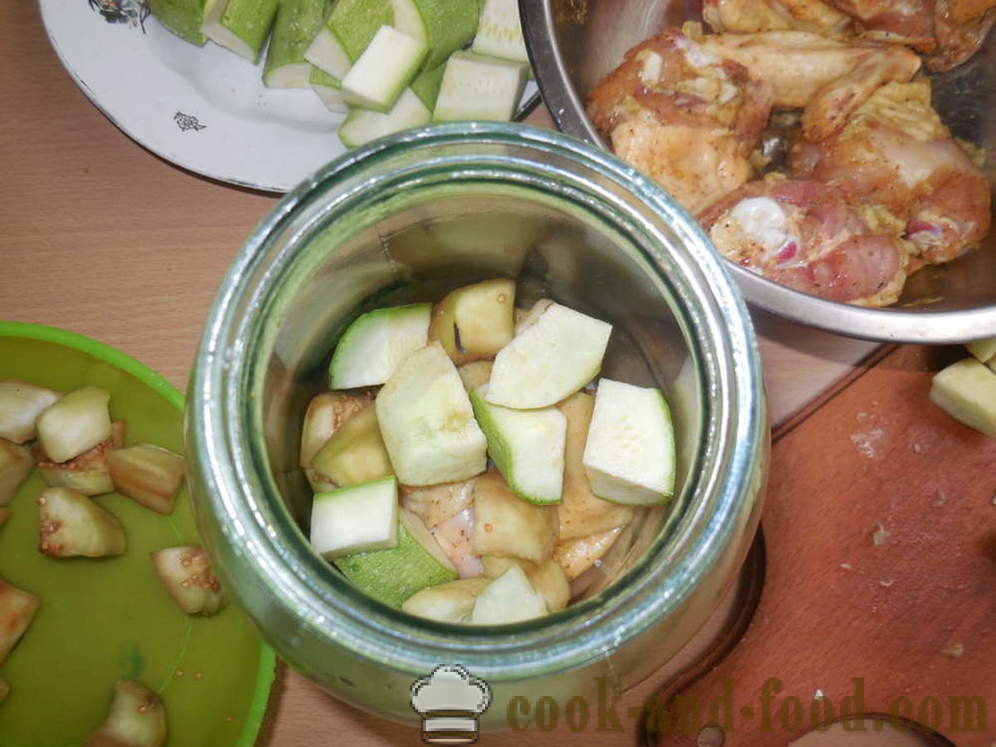 Estofado de pollo en la olla en el horno en su jugo - a cocinar el pollo en la olla con verduras, un paso a paso de la receta fotos