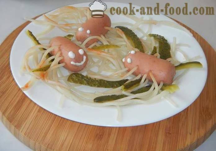 Pulpo de salchichas y espaguetis - cómo cocinar espaguetis con salchichas para los niños, un paso a paso de la receta fotos