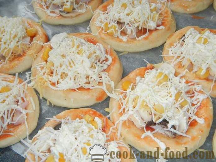 Mini pizzas con la masa en el horno - cómo hacer un mini-pizza en casa, paso a paso las fotos de la receta