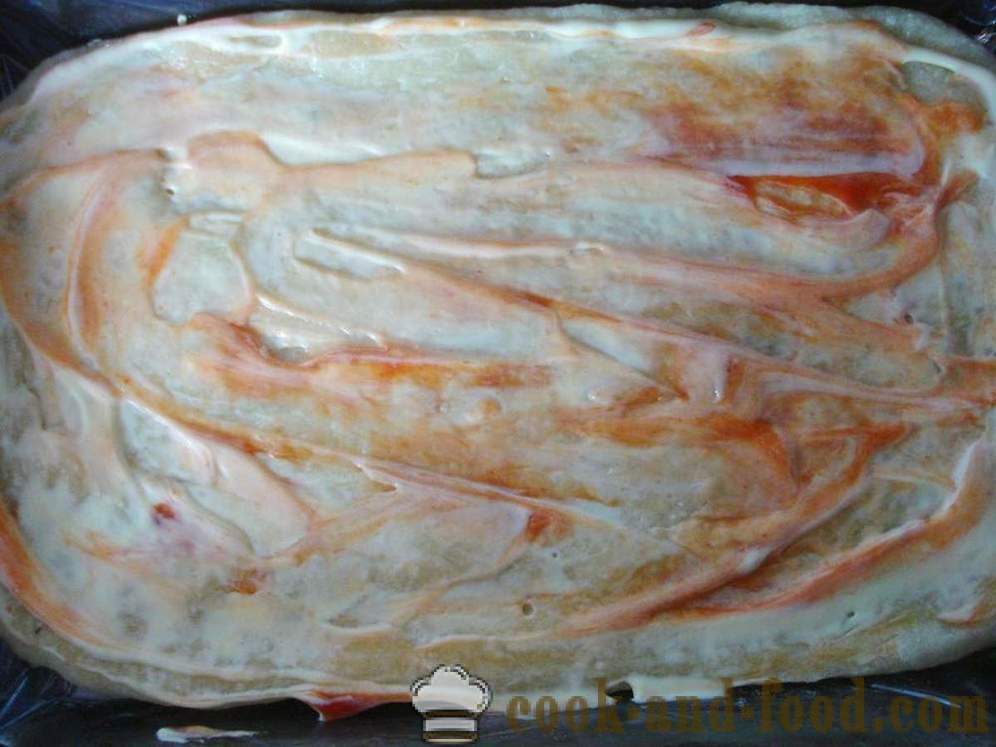 Pizza de la masa acabada la levadura en el horno - cómo hacer una pizza con salchicha en casa, paso a paso las fotos de la receta