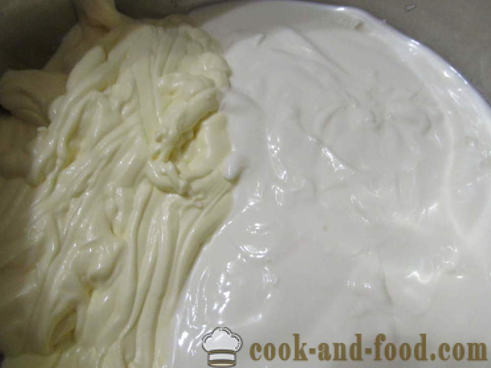 Torta gelatinosa rápido en la mayonesa y crema agria, relleno de pollo - cómo cocinar un pastel relleno de mayonesa y crema agria, con un paso a paso las fotos de la receta