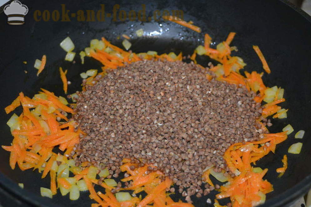 Trigo sarraceno desmenuzable en una sartén - la forma de cocinar el trigo sarraceno con carne en una sartén, un paso a paso de la receta fotos