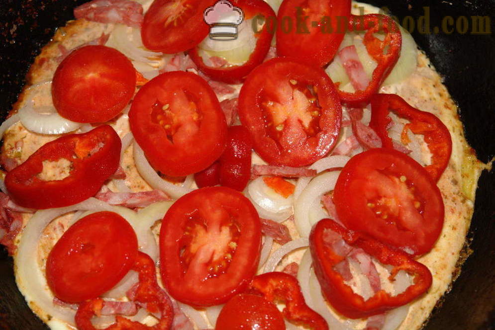 Sin levadura pizza rápida en el molde durante 10 minutos - cómo cocinar una pizza en la sartén rápidamente, paso a paso las fotos de la receta