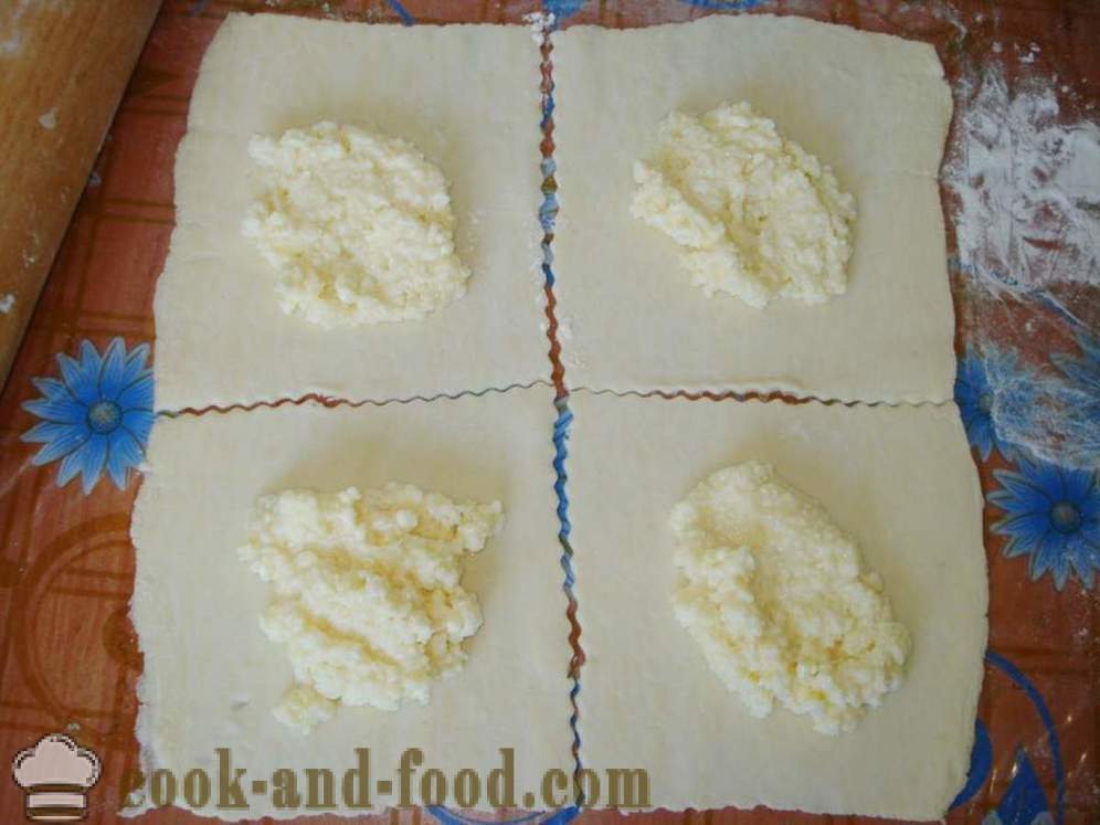 Soplos con el hojaldre de queso - paso a paso, cómo hacer masa de hojaldre con queso en el horno, la receta con una foto