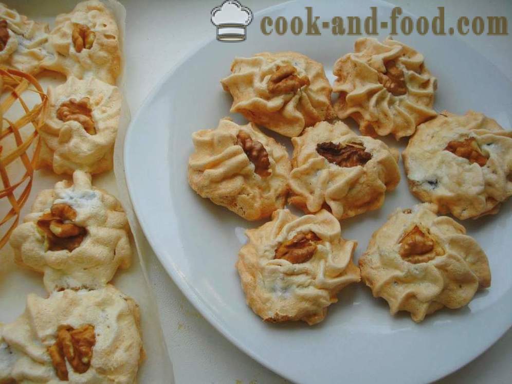 Merengue con las nueces y frutos secos en el horno - cómo cocinar el merengue en el hogar, fotos paso a paso de la receta
