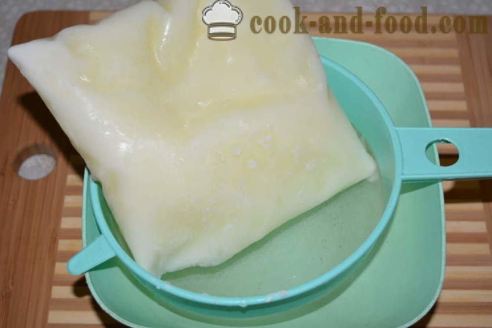 Requesón de yogur helado - cómo hacer queso de la tienda de yogur en casa, paso a paso las fotos de la receta