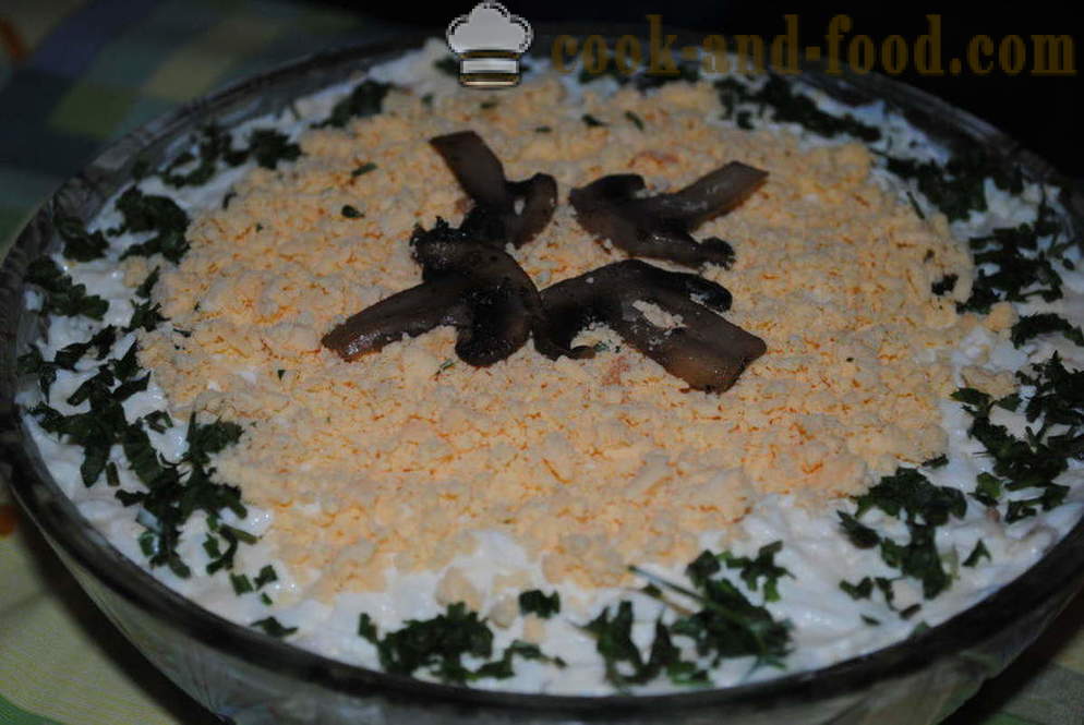 Ensalada de hojaldre con setas y queso - Cómo preparar ensalada de capas con setas, un paso a paso de la receta fotos