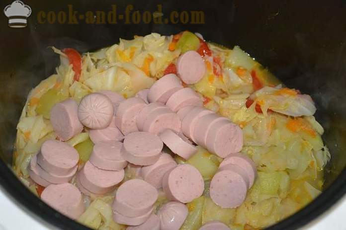 Guiso de col con salchichas en multivarka y calabacines - cómo cocinar un guiso de col multivarka, paso a paso las fotos de la receta