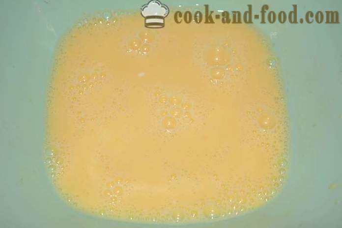 Tortilla de exuberante al vapor en multivarka en formas de silicona - cómo cocinar huevos revueltos en el multivarka vapor en forma paso a paso las fotos de la receta