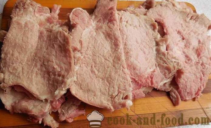 Chuletas de cerdo hechas en casa con las cebollas en una sartén - Cómo preparar deliciosos filetes, un paso a paso la receta con fotos