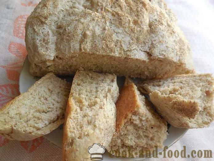 Integral de cereales de salvado de trigo delicioso y sano - cómo hacer pan casero, una receta sencilla y paso a paso foto