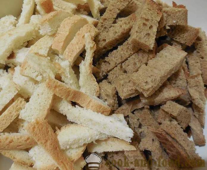 Trocitos de pan casero de ajo en el horno, adecuados para la cerveza, sopa o ensalada - cómo hacer picatostes de ajo en el hogar, la receta con una foto