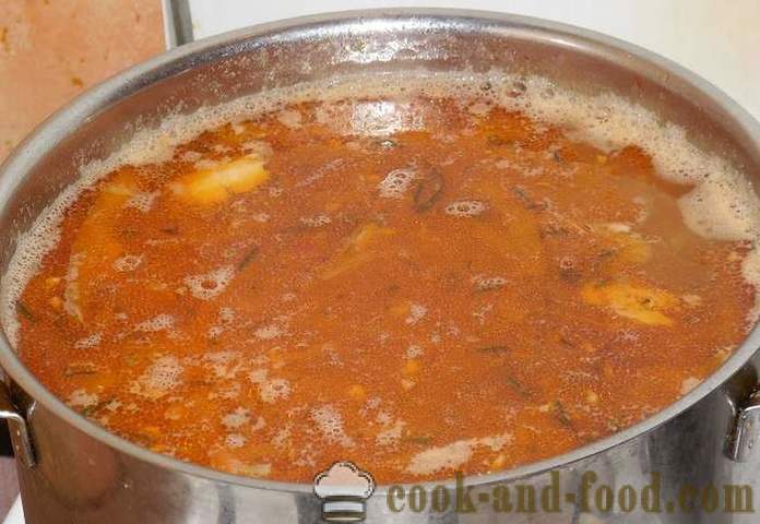 Sopa casera deliciosa con los granos en Ucrania - cómo cocinar sopa con frijoles en Ucrania - un paso a paso de la receta fotos