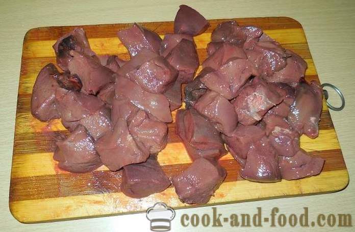 Hígado de cerdo delicioso y suave guisado en salsa de miel con las cerezas y especias - un paso inusual a paso las fotos de la receta