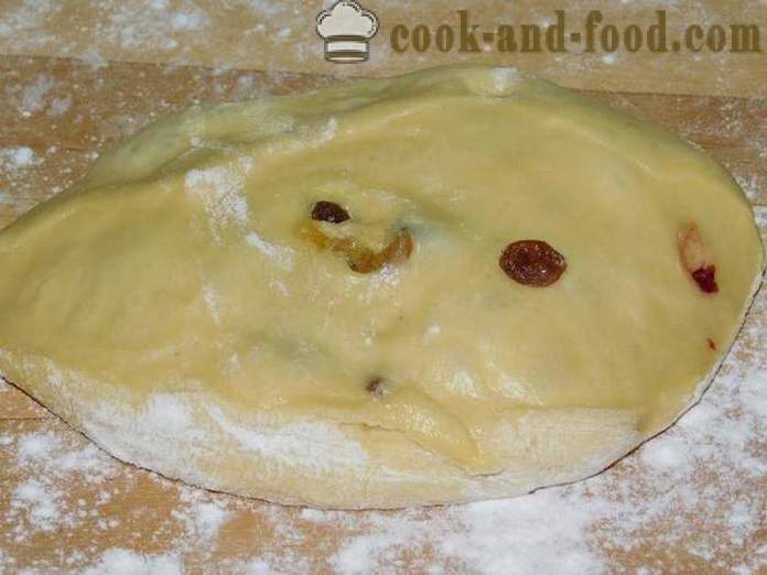 Panettone italiano - torta sencilla y deliciosa de Pascua en la máquina para hacer pan - un paso a paso de la receta fotos