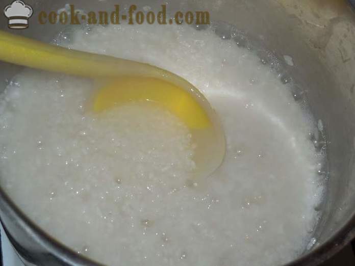 Delicioso arroz con leche con la leche y el agua en una cacerola: Líquido y clásica (espesor) - un paso a paso la receta con fotos cómo cocinar gachas de arroz con leche