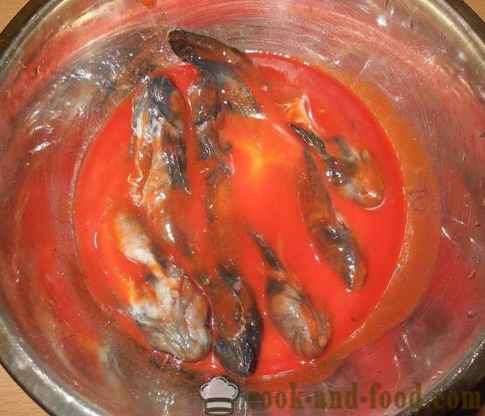 Gobios fritos deliciosos en salsa de tomate, crujiente - receta con fotos de cómo hacer toro Negro
