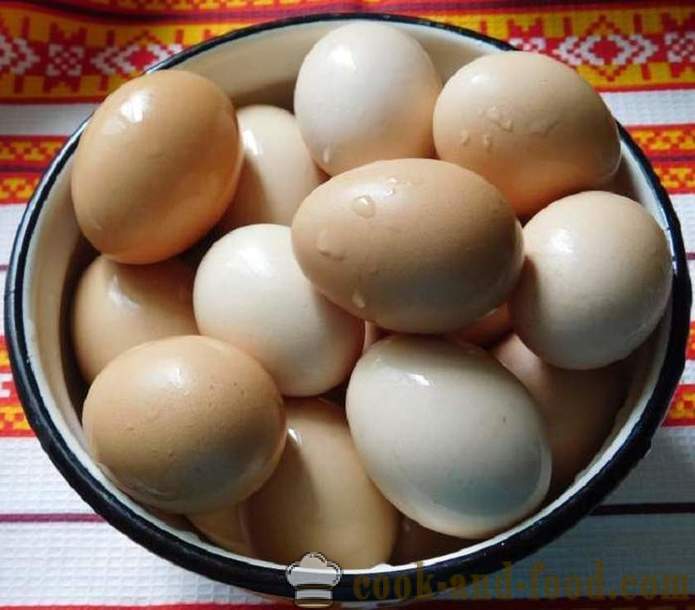 ¿Cómo pintar los huevos en pieles de cebolla con un patrón uniforme o - la receta con una foto - paso a través del color correcto de las pieles de cebolla huevos
