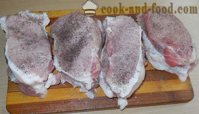 Jugosa carne de cerdo con cebolla - cómo cocinar un delicioso filete en multivarka - un paso a paso de la receta fotos