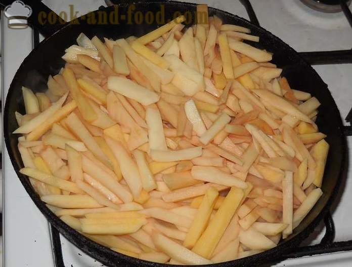 Patatas fritas en una sartén con el tocino y huevos - a cocinar deliciosas patatas fritas y correctamente, paso a paso la receta con fotos.