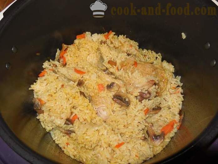 Arroz con pollo y champiñones en multivarka o cómo cocinar risotto en multivarka, paso a paso la receta con fotos.