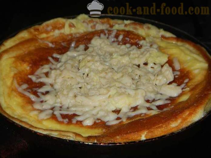 Tortilla de aire delicioso con crema agria en una sartén - cómo cocinar huevos revueltos con queso, una receta paso a paso con fotos.