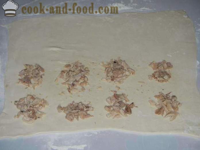 Bocanadas de hojaldre preparada con pollo - cómo hacer hojaldre, un paso a paso la receta con fotos.