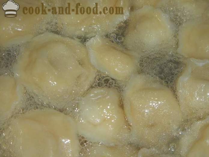 Ravioli delicioso y jugoso con myasom- cómo hacer bolas de masa hervida en casa, paso a paso la receta con fotos.