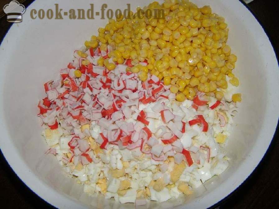 Ensalada de cangrejo - receta para un clásico y sencillo, con fotos. Cómo cocinar una deliciosa ensalada de cangrejo con maíz, arroz y pepino