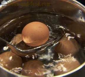 Cómo cocinar un huevo duro, es decir, líquido 