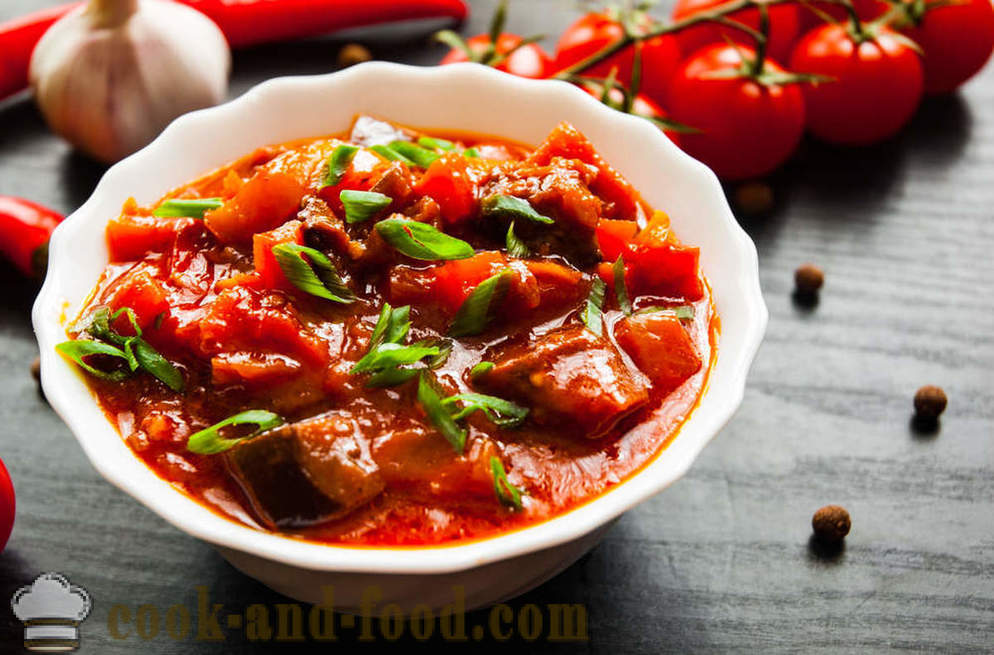 Berenjena cocida con tomate: delicioso y fácil!